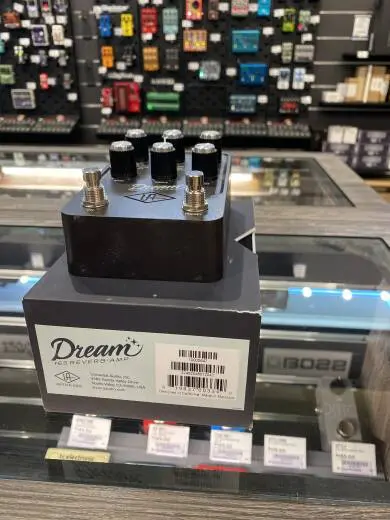 UA Dream '65 Reverb Amp Pedal 2